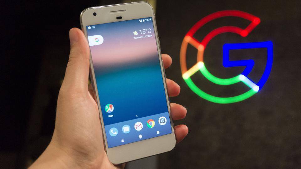 Google Pixel and Pixel XL phone: What do balloons, a dog and a singing troupe have in common?